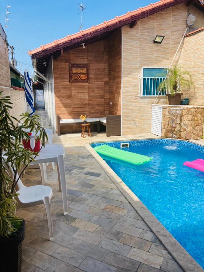 Casa Moderna: Beachfront Retreat with Heated Pool and Gourmet Area Praia Grande  Exterior photo